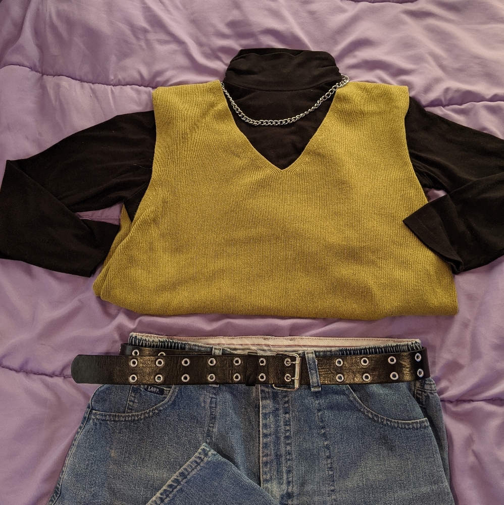 Pistachio green vintage knit oversized sweatervest